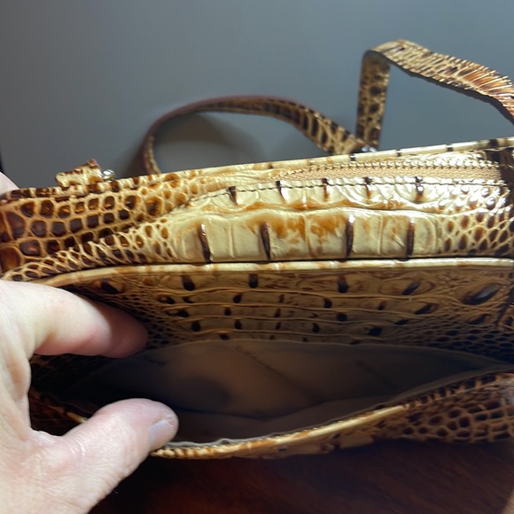 Brahmin crossbody new without tags the color is toasted Melbourne - Picture 5 of 7